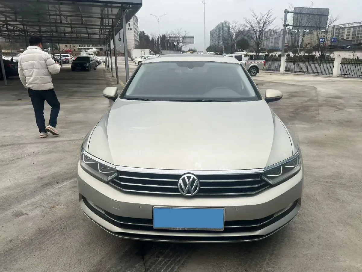 2018 Volkswagen Magotan 1.8T 180HP L4 7DCT,autocango,china used car exporter,china ev exporter,chinese used car exporter,chinese used ev exporter