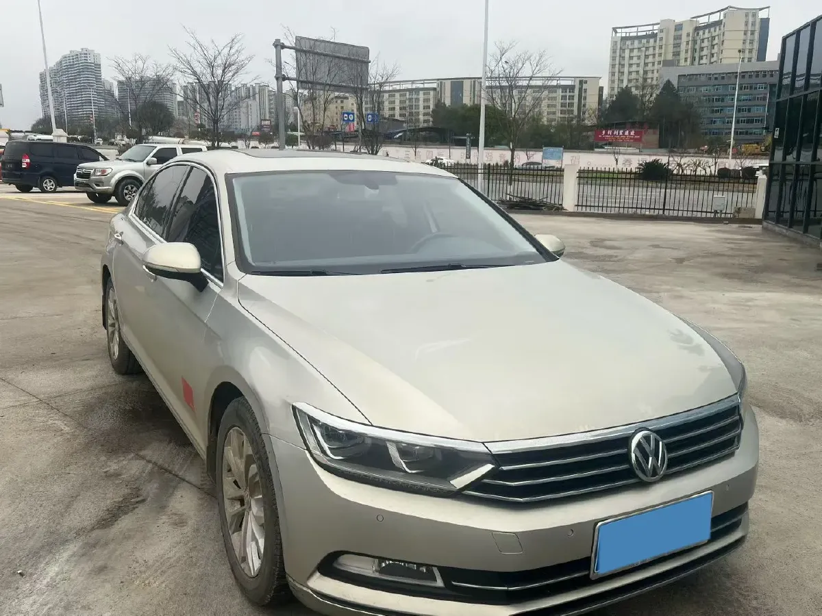 2018 Volkswagen Magotan 1.8T 180HP L4 7DCT,autocango,china used car exporter,china ev exporter,chinese used car exporter,chinese used ev exporter