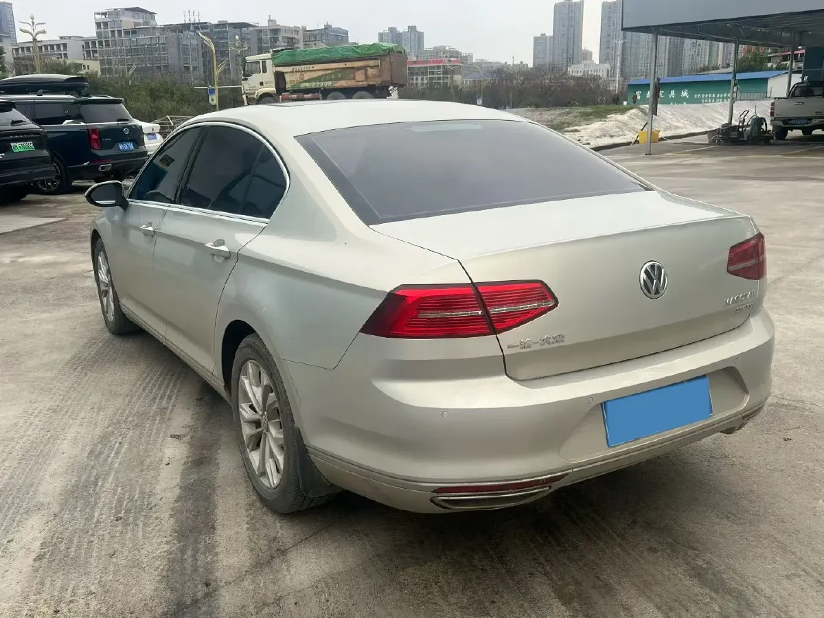 2018 Volkswagen Magotan 1.8T 180HP L4 7DCT,autocango,china used car exporter,china ev exporter,chinese used car exporter,chinese used ev exporter