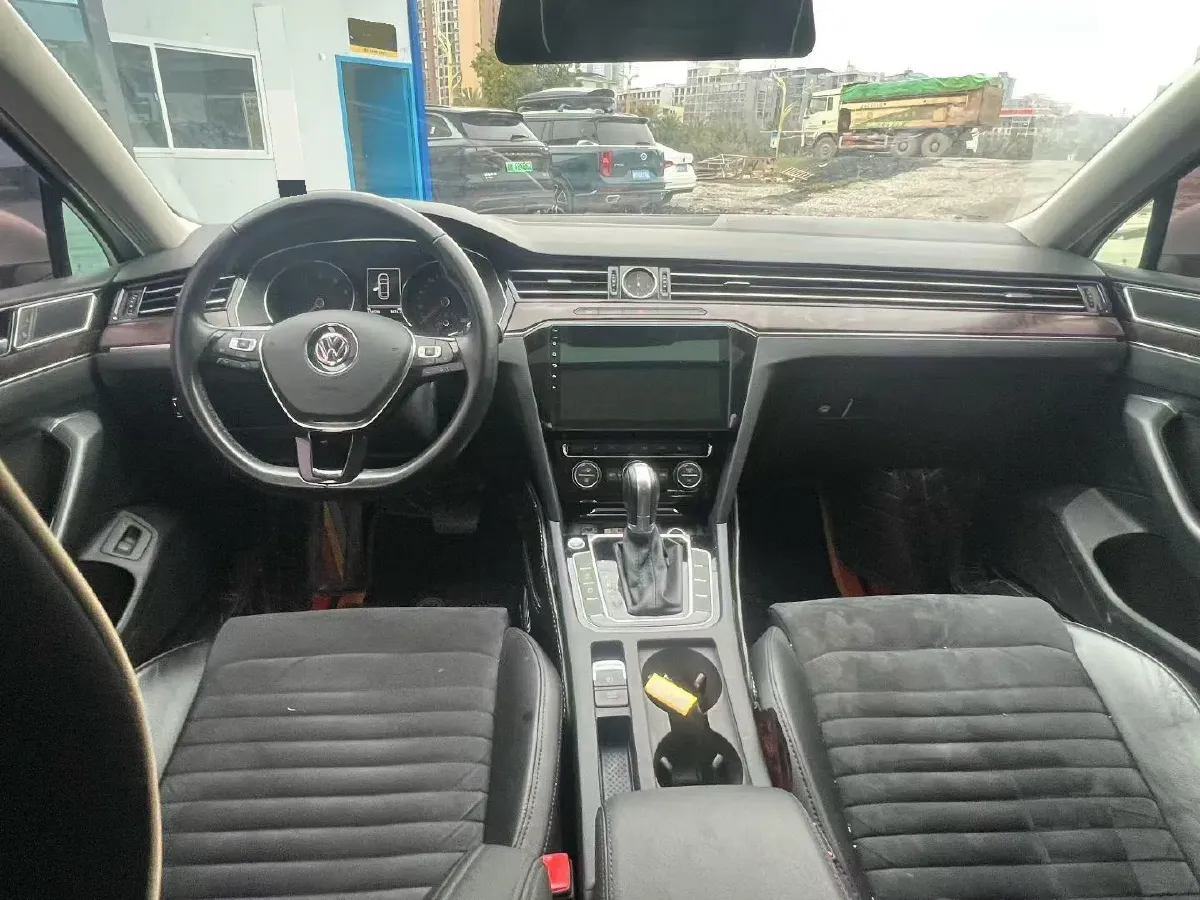 2018 Volkswagen Magotan 1.8T 180HP L4 7DCT,autocango,china used car exporter,china ev exporter,chinese used car exporter,chinese used ev exporter