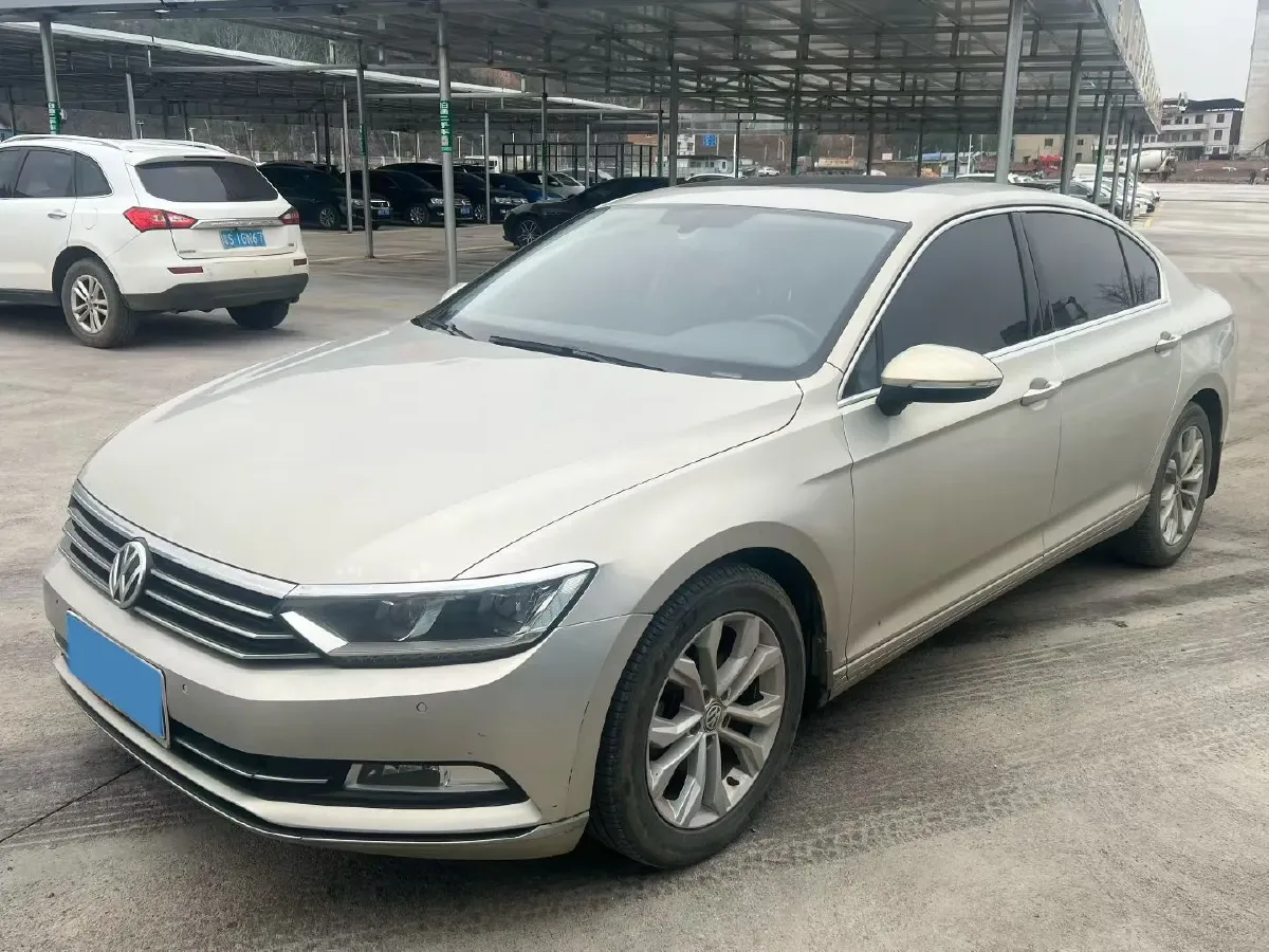 2018 Volkswagen Magotan 1.8T 180HP L4 7DCT,autocango,china used car exporter,china ev exporter,chinese used car exporter,chinese used ev exporter
