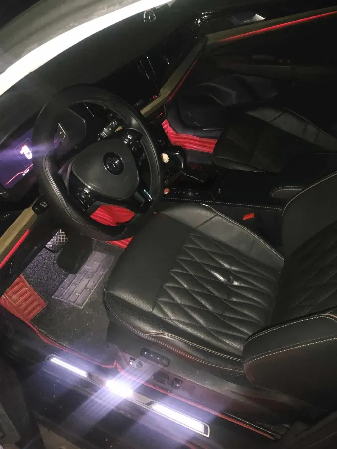 2019 Volvo V40 1.5T 152HP L4 6AT,autocango,china used car exporter,china ev exporter,chinese used car exporter,chinese used ev exporter