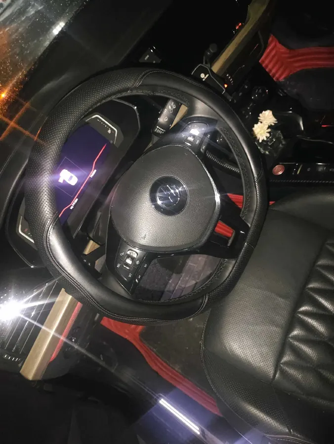 2019 Volvo V40 1.5T 152HP L4 6AT,autocango,china used car exporter,china ev exporter,chinese used car exporter,chinese used ev exporter