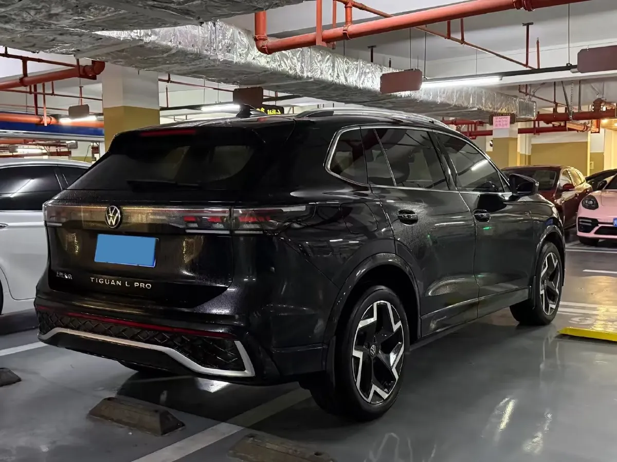 2024 Volkswagen Tiguan L 2.0T 186HP L4 7DCT,autocango,china used car exporter,china ev exporter,chinese used car exporter,chinese used ev exporter