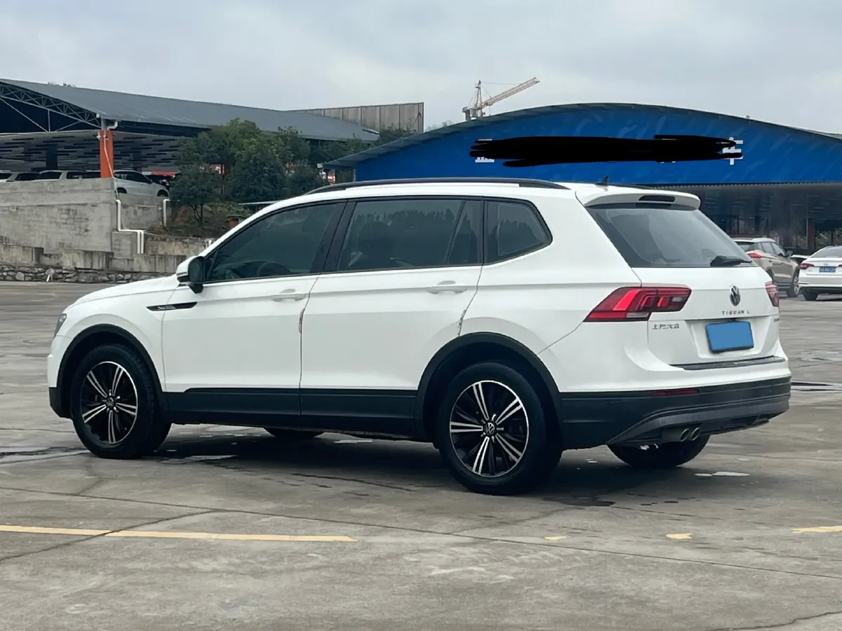 2021 Volkswagen Tiguan L 2.0T 186HP L4 7DCT,autocango,china used car exporter,china ev exporter,chinese used car exporter,chinese used ev exporter