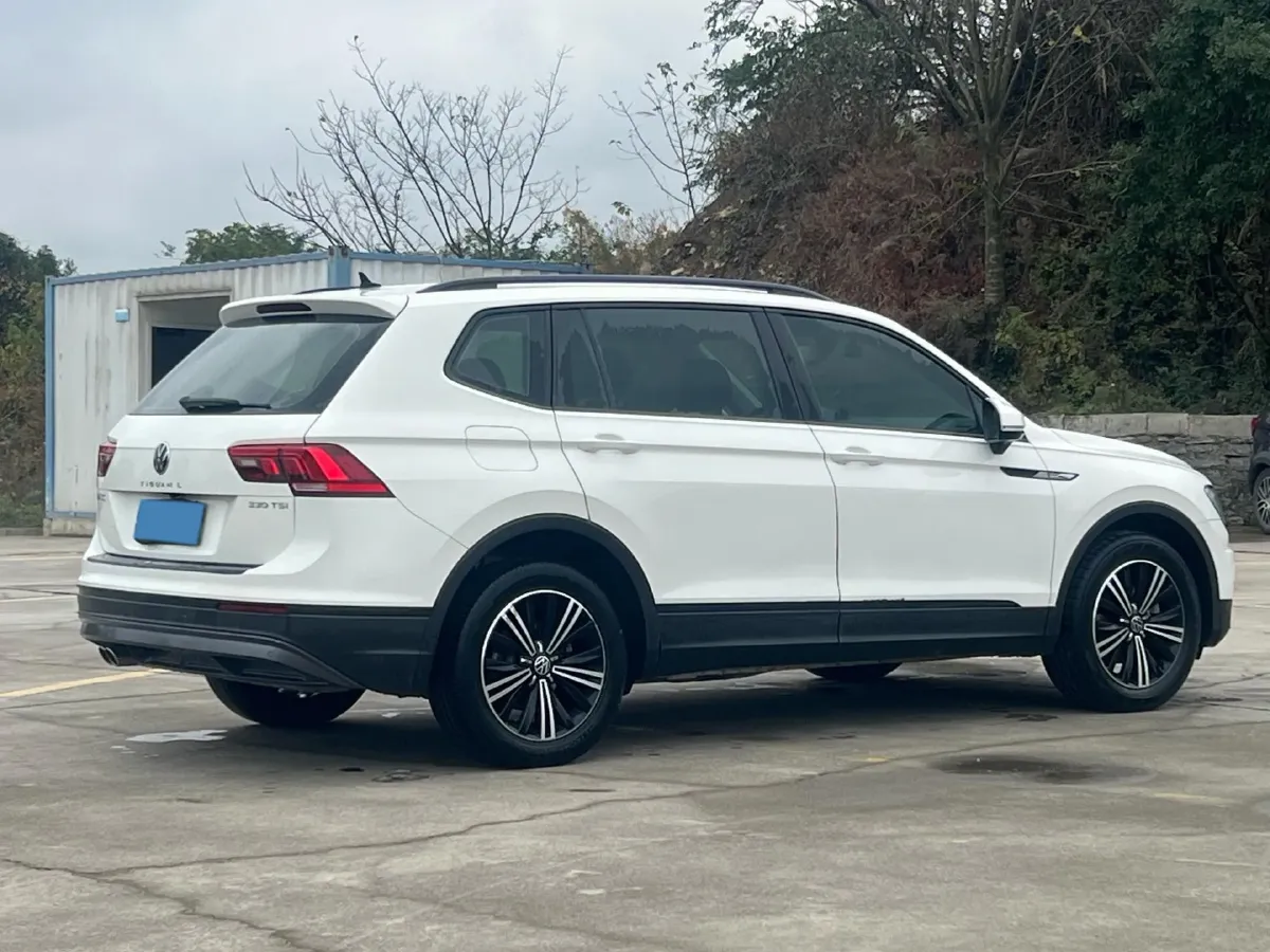 2021 Volkswagen Tiguan L 2.0T 186HP L4 7DCT,autocango,china used car exporter,china ev exporter,chinese used car exporter,chinese used ev exporter