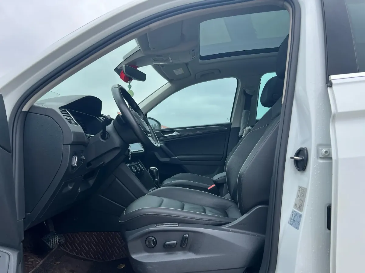 2018 Lincoln MKC 2.0T 203HP L4 6AT,autocango,china used car exporter,china ev exporter,chinese used car exporter,chinese used ev exporter