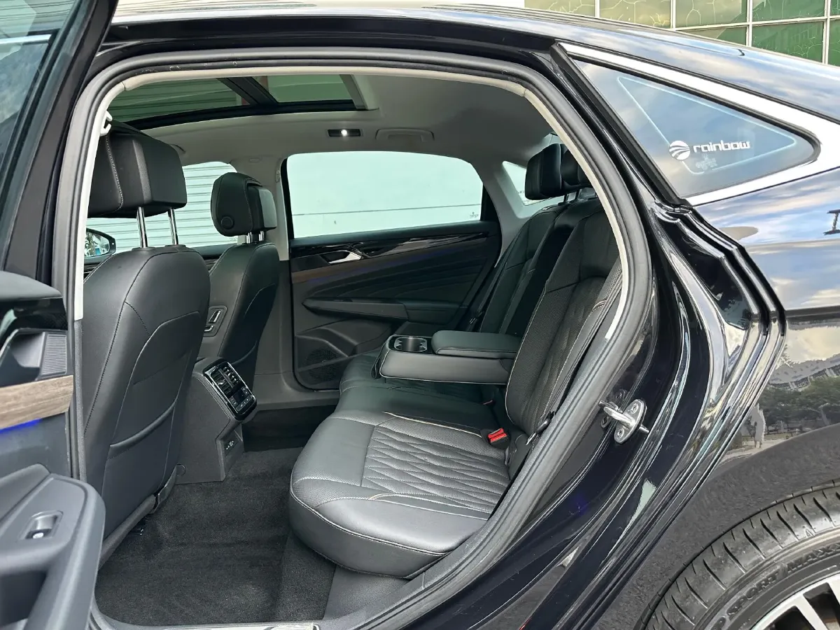 2021 Volkswagen Passat 2.0T 186HP L4 7DCT,autocango,china used car exporter,china ev exporter,chinese used car exporter,chinese used ev exporter