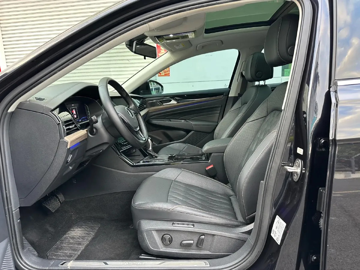 2021 Volkswagen Passat 2.0T 186HP L4 7DCT,autocango,china used car exporter,china ev exporter,chinese used car exporter,chinese used ev exporter