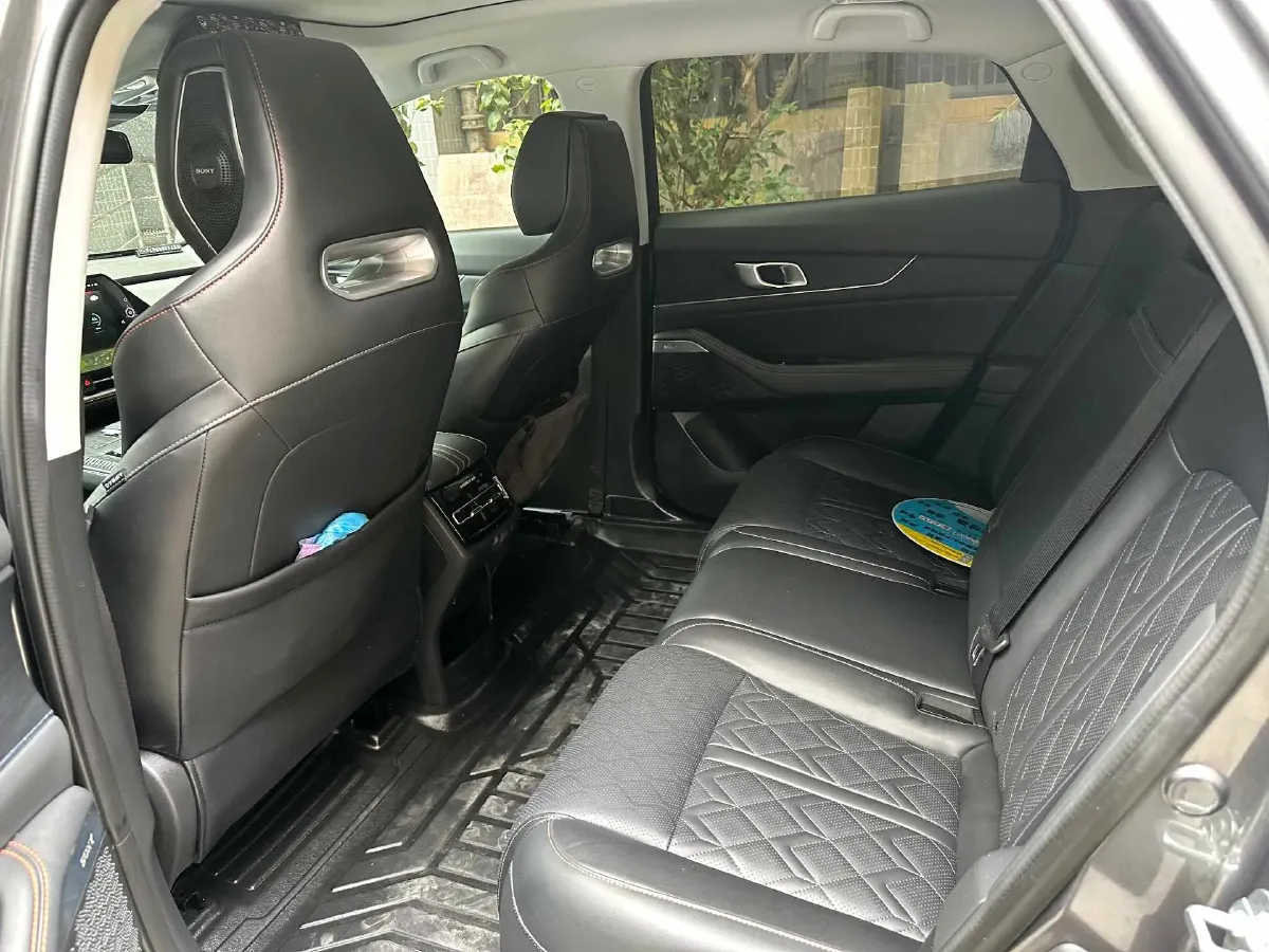 2021 ChangAn UNI-K 2.0T 233HP L4 8AT,autocango,china used car exporter,china ev exporter,chinese used car exporter,chinese used ev exporter