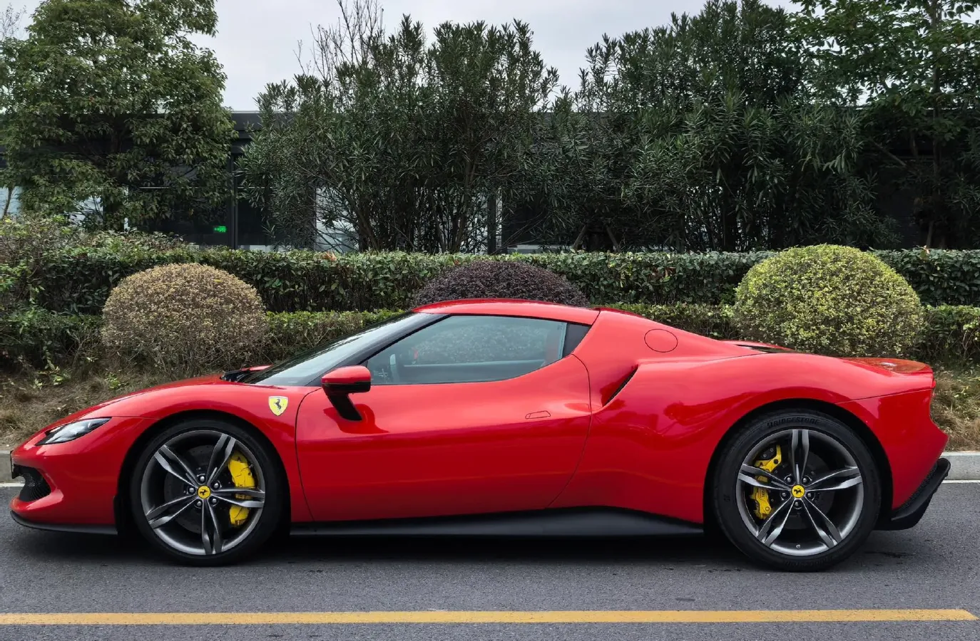 2021 Ferrari 296 3.0T 663HP V6 8DCT PHEV 7.45KWH,autocango,china used car exporter,china ev exporter,chinese used car exporter,chinese used ev exporter
