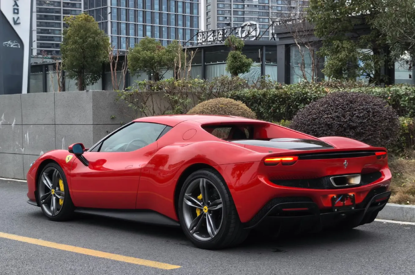 2021 Ferrari 296 3.0T 663HP V6 8DCT PHEV 7.45KWH,autocango,china used car exporter,china ev exporter,chinese used car exporter,chinese used ev exporter
