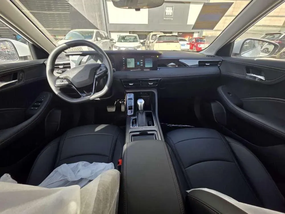 2026 Roewe i5 1.5L 129HP L4 CVT,autocango,china used car exporter,china ev exporter,chinese used car exporter,chinese used ev exporter