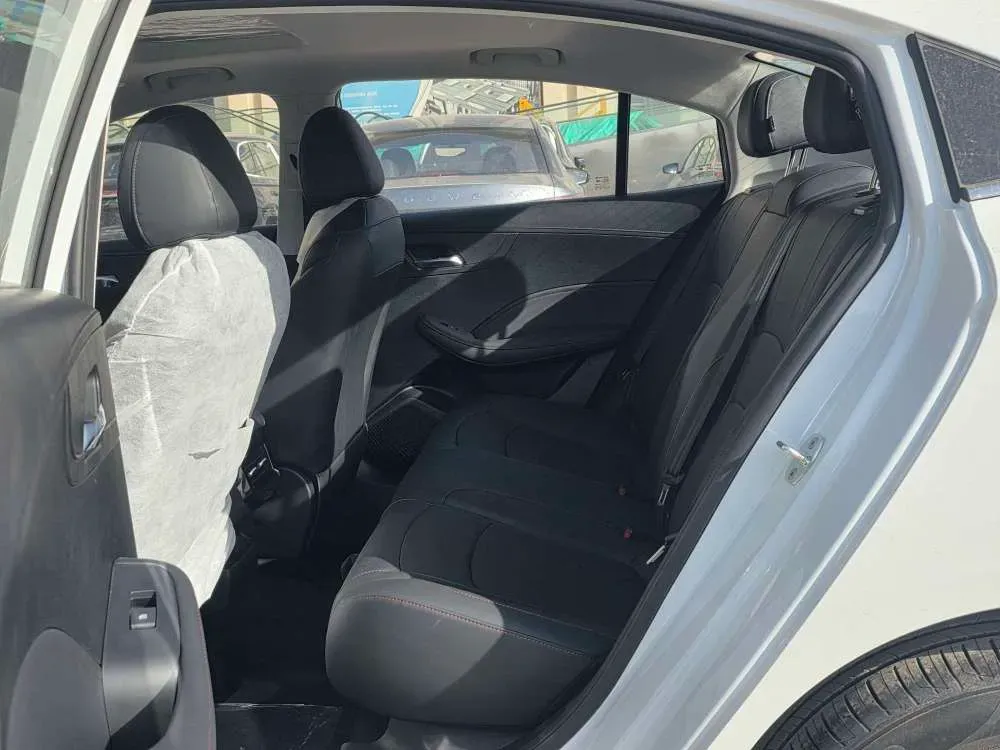 2026 Roewe i5 1.5L 129HP L4 CVT,autocango,china used car exporter,china ev exporter,chinese used car exporter,chinese used ev exporter