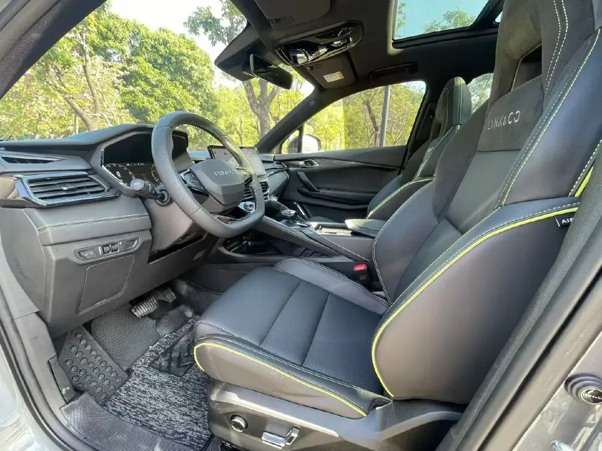 2023 LYNK&CO 06 1.5T 181HP L4 7DCT,autocango,china used car exporter,china ev exporter,chinese used car exporter,chinese used ev exporter