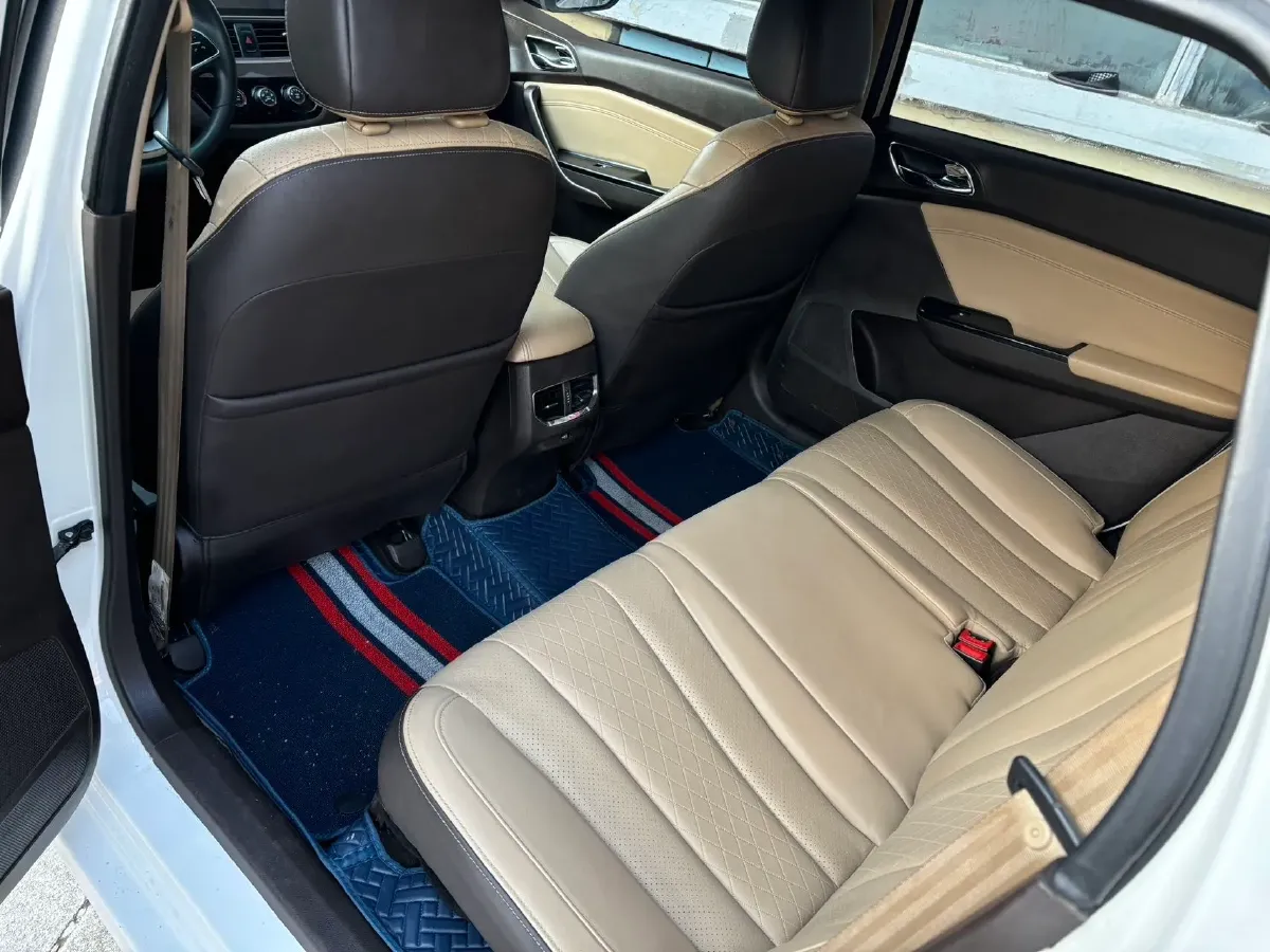 2018 BaoJun 360 1.5L 112HP L4 6MT,autocango,china used car exporter,china ev exporter,chinese used car exporter,chinese used ev exporter