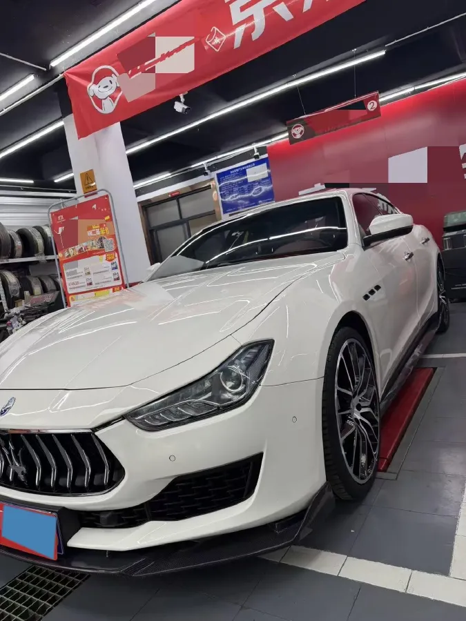 2021 Maserati Ghibli 2.0T 330HP L4 8AT,autocango,china used car exporter,china ev exporter,chinese used car exporter,chinese used ev exporter