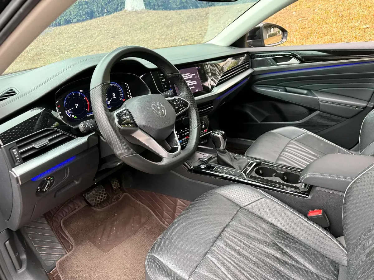 2023 Volkswagen Passat 2.0T 186HP L4 7DCT,autocango,china used car exporter,china ev exporter,chinese used car exporter,chinese used ev exporter