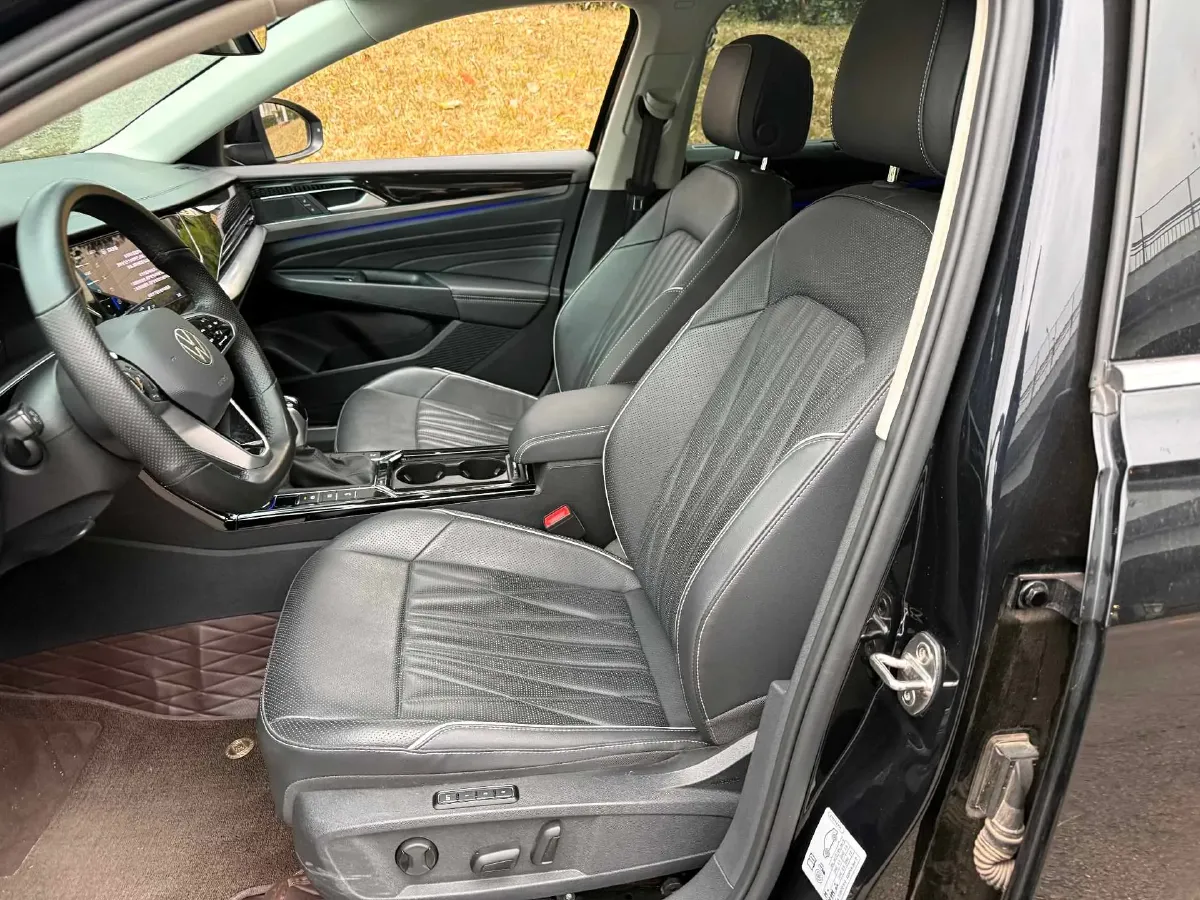 2023 Volkswagen Passat 2.0T 186HP L4 7DCT,autocango,china used car exporter,china ev exporter,chinese used car exporter,chinese used ev exporter