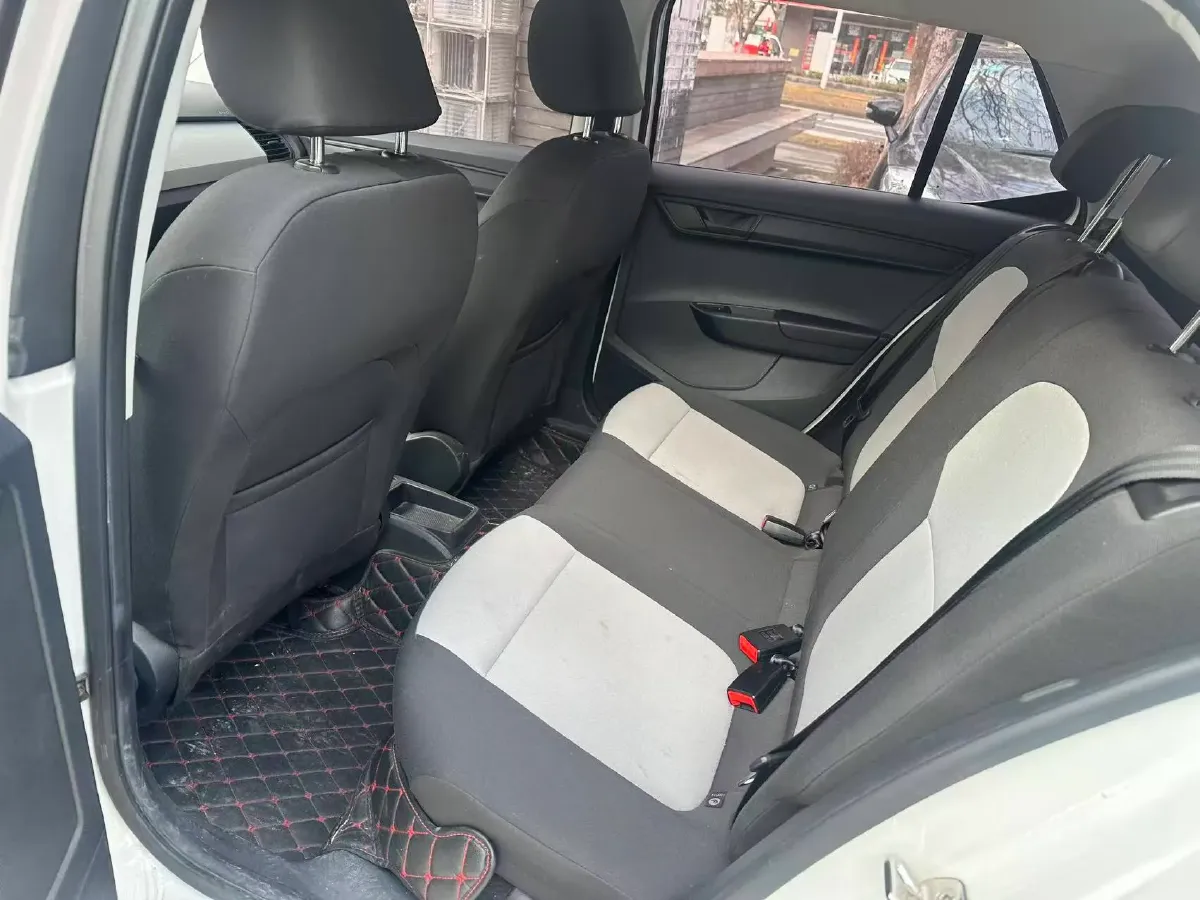 2017 Skoda Fabia 1.4L 90HP L4 6AT,autocango,china used car exporter,china ev exporter,chinese used car exporter,chinese used ev exporter