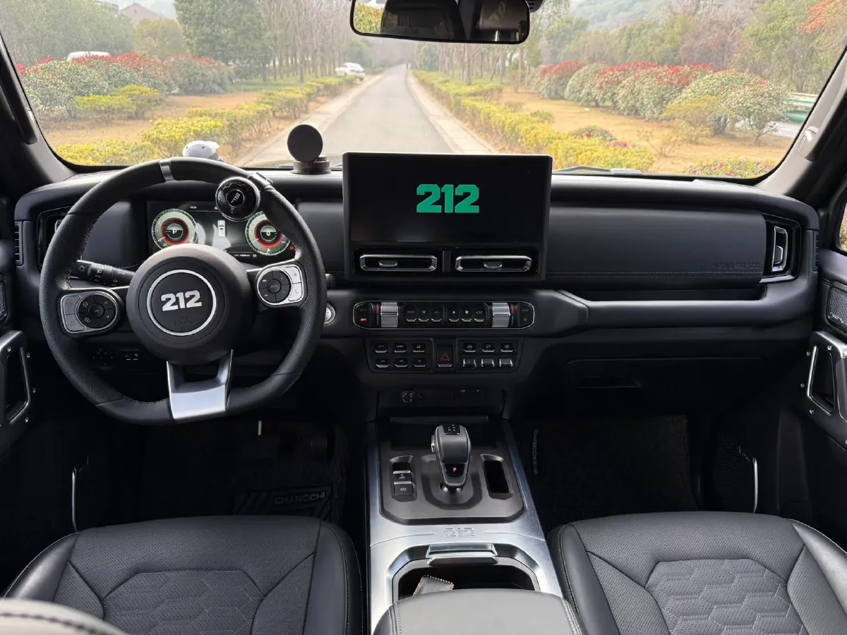 2025 212 212 T01 2.0T 252HP L4 8AT,autocango,china used car exporter,china ev exporter,chinese used car exporter,chinese used ev exporter