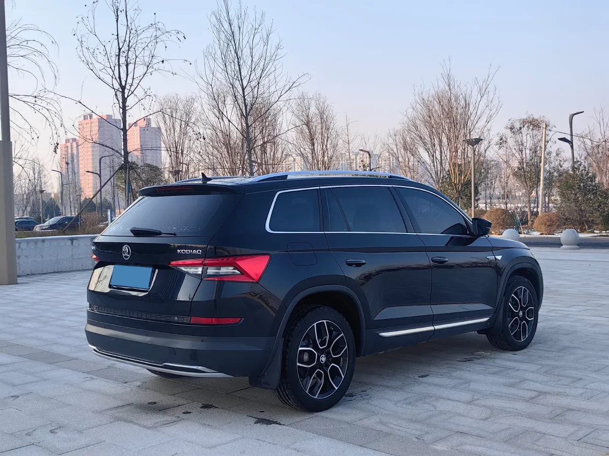 2017 Skoda Kodiak 2.0T 220HP L4 7DCT,autocango,china used car exporter,china ev exporter,chinese used car exporter,chinese used ev exporter