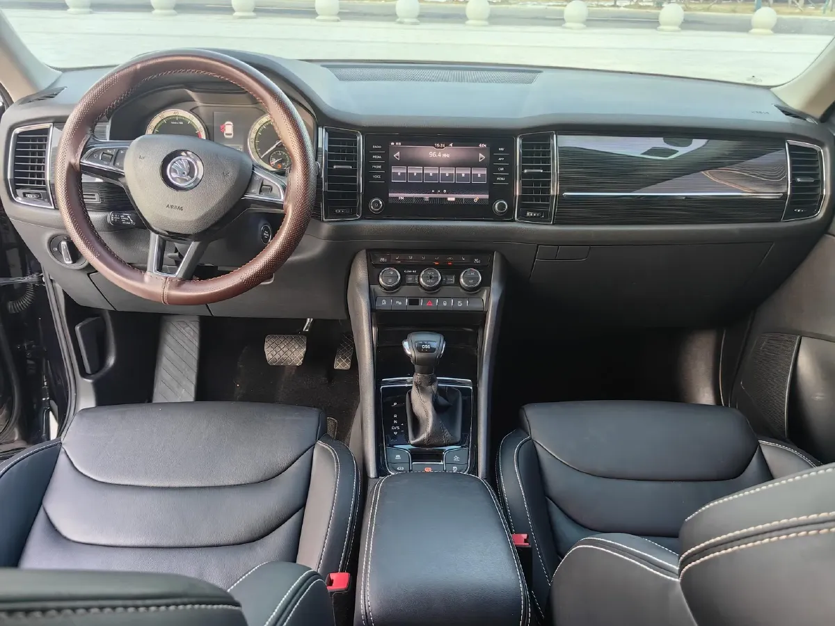 2017 Skoda Kodiak 2.0T 220HP L4 7DCT,autocango,china used car exporter,china ev exporter,chinese used car exporter,chinese used ev exporter