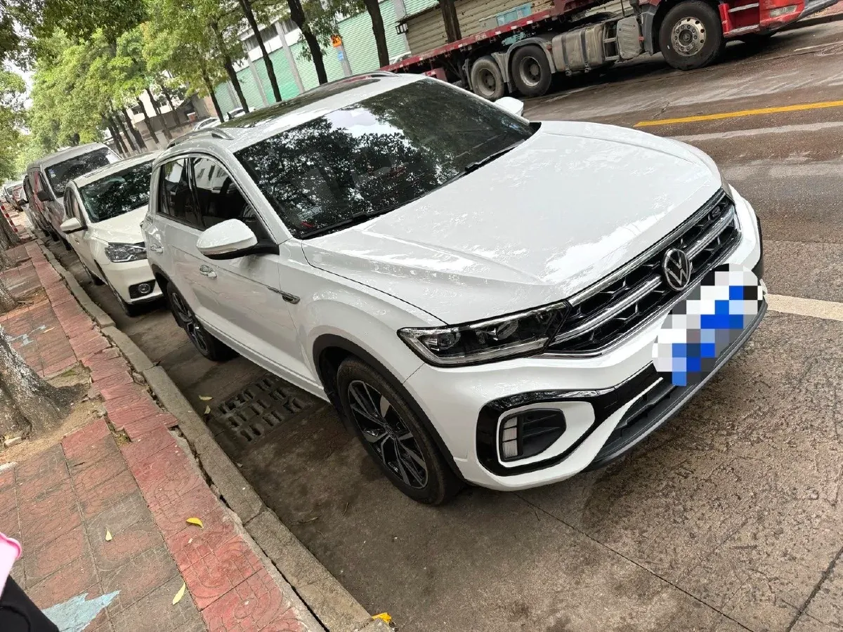 2024 Volkswagen T-Roc 1.5T 160HP L4 7DCT,autocango,china used car exporter,china ev exporter,chinese used car exporter,chinese used ev exporter