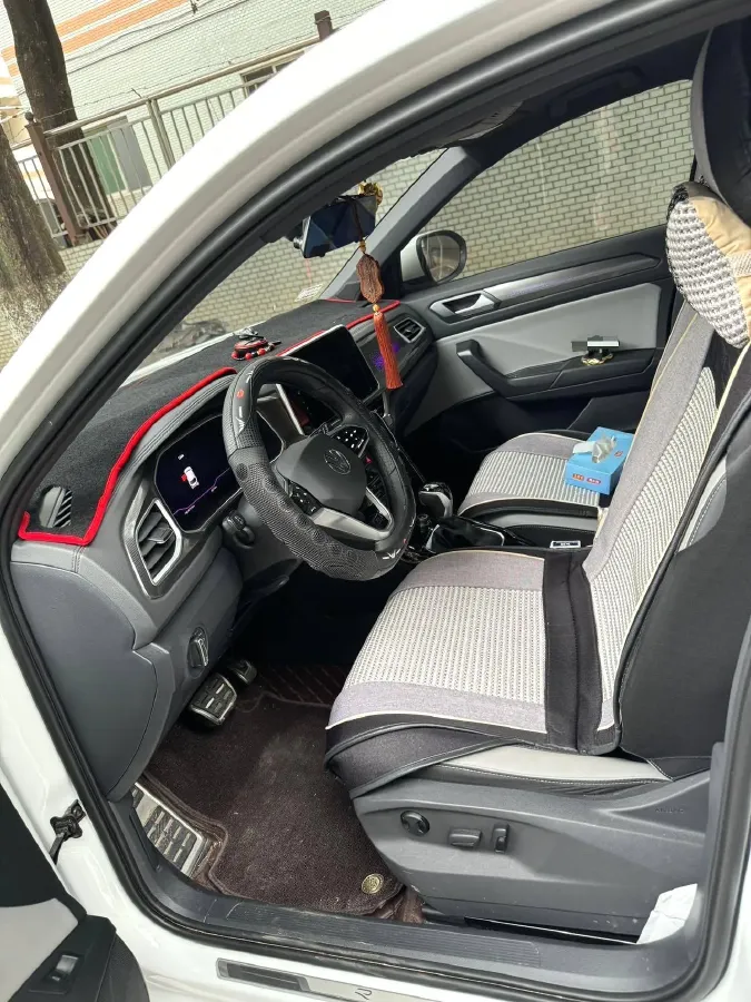 2024 Volkswagen T-Roc 1.5T 160HP L4 7DCT,autocango,china used car exporter,china ev exporter,chinese used car exporter,chinese used ev exporter