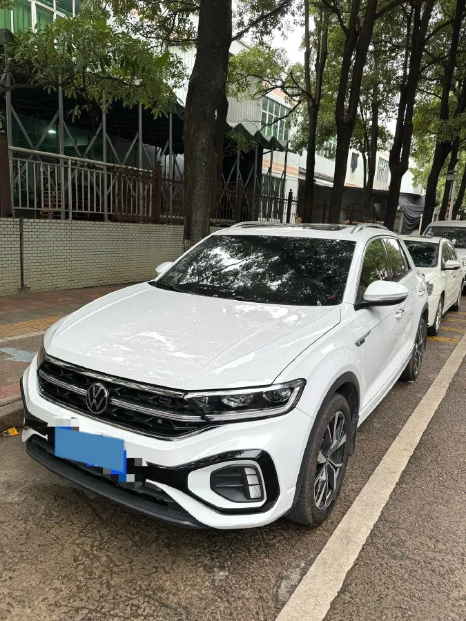 2024 Volkswagen T-Roc 1.5T 160HP L4 7DCT,autocango,china used car exporter,china ev exporter,chinese used car exporter,chinese used ev exporter