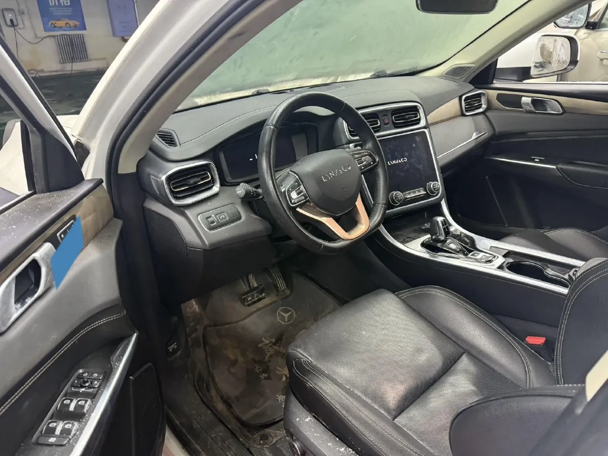 2019 Beijing BJ40 2.0T 218HP L4 6AT,autocango,china used car exporter,china ev exporter,chinese used car exporter,chinese used ev exporter