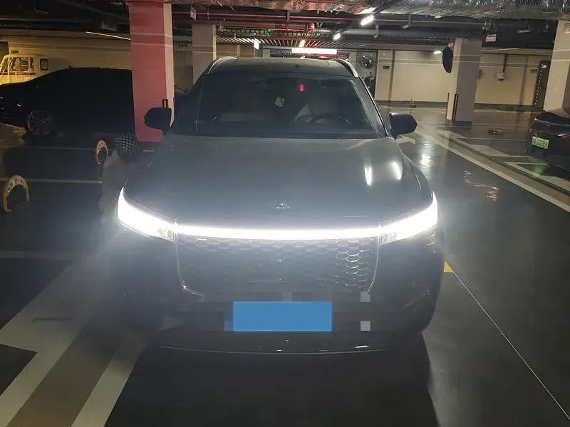 2021 Li ONE Range Extended 131HP REEV 40.5KWH,autocango,china used car exporter,china ev exporter,chinese used car exporter,chinese used ev exporter