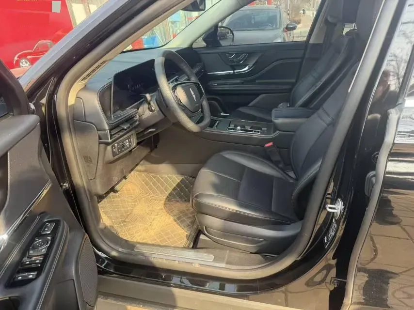 2023 Lincoln Corsair 2.0T 261HP L4 8AT,autocango,china used car exporter,china ev exporter,chinese used car exporter,chinese used ev exporter