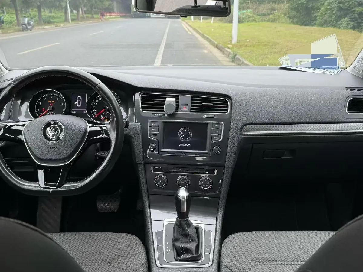 2018 Volkswagen Golf 1.6L 110HP L4 6AT,autocango,china used car exporter,china ev exporter,chinese used car exporter,chinese used ev exporter