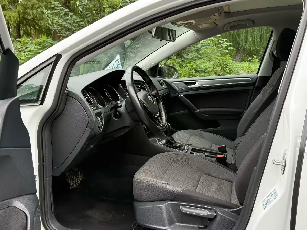 2018 Volkswagen Golf 1.6L 110HP L4 6AT,autocango,china used car exporter,china ev exporter,chinese used car exporter,chinese used ev exporter