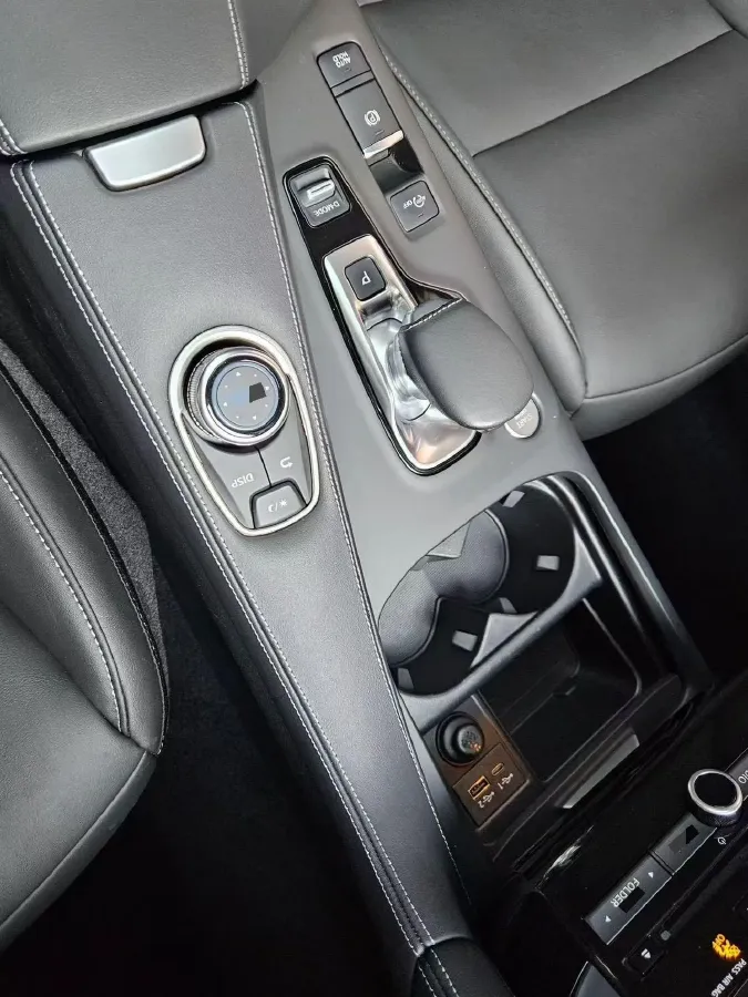 2020 Infiniti QX50 2.0T 245HP L4 CVT,autocango,china used car exporter,china ev exporter,chinese used car exporter,chinese used ev exporter