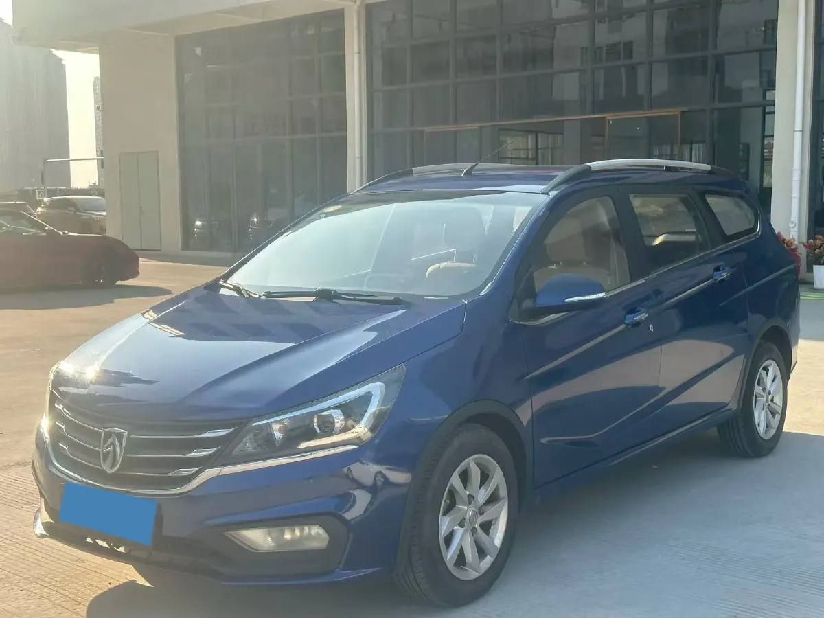 2017 BaoJun 310W 1.5L 112HP L4 6MT,autocango,china used car exporter,china ev exporter,chinese used car exporter,chinese used ev exporter