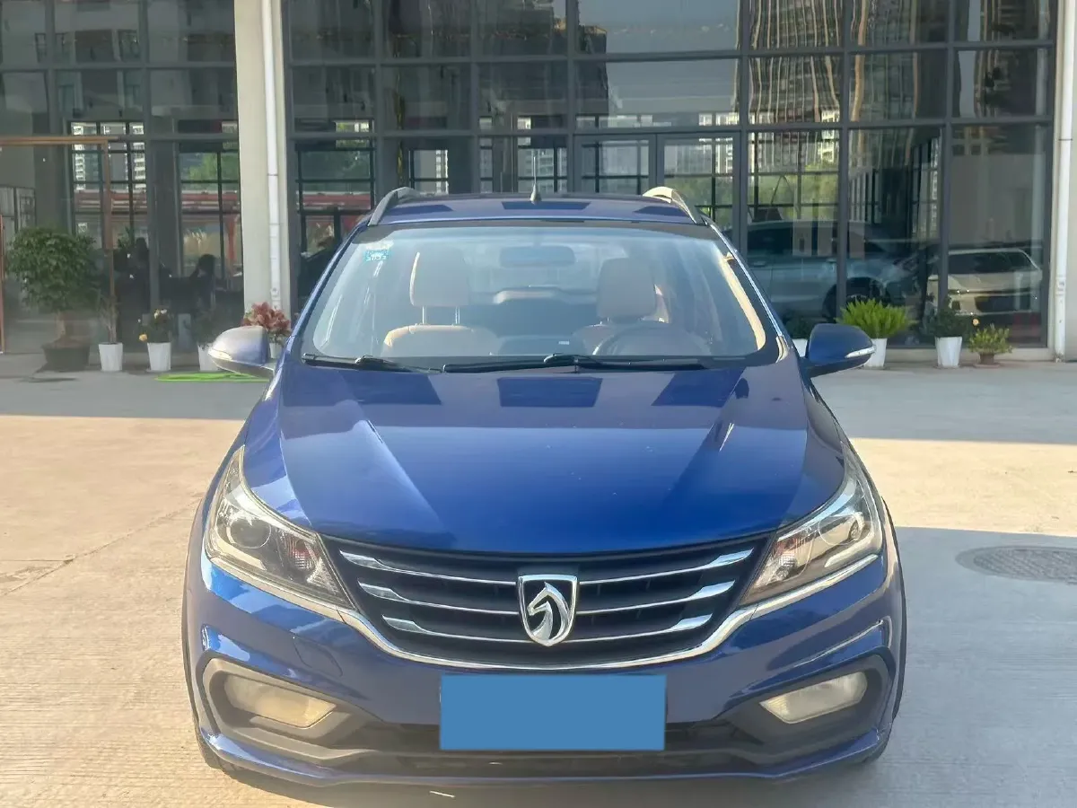 2017 BaoJun 310W 1.5L 112HP L4 6MT,autocango,china used car exporter,china ev exporter,chinese used car exporter,chinese used ev exporter