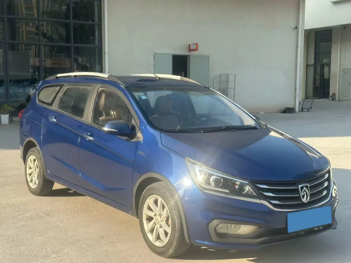 2017 BaoJun 310W 1.5L 112HP L4 6MT,autocango,china used car exporter,china ev exporter,chinese used car exporter,chinese used ev exporter