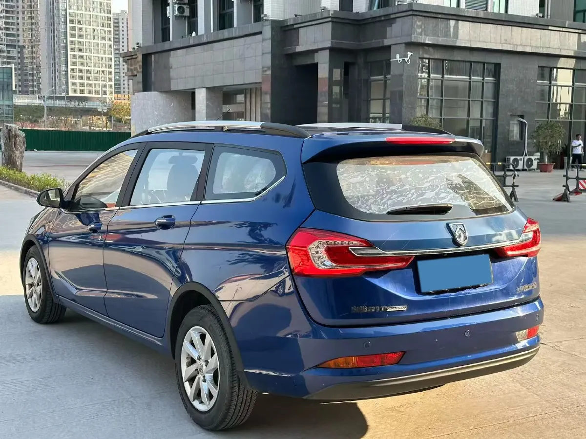 2017 BaoJun 310W 1.5L 112HP L4 6MT,autocango,china used car exporter,china ev exporter,chinese used car exporter,chinese used ev exporter