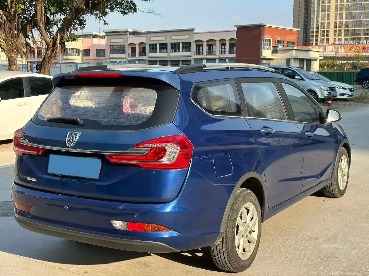 2017 BaoJun 310W 1.5L 112HP L4 6MT,autocango,china used car exporter,china ev exporter,chinese used car exporter,chinese used ev exporter