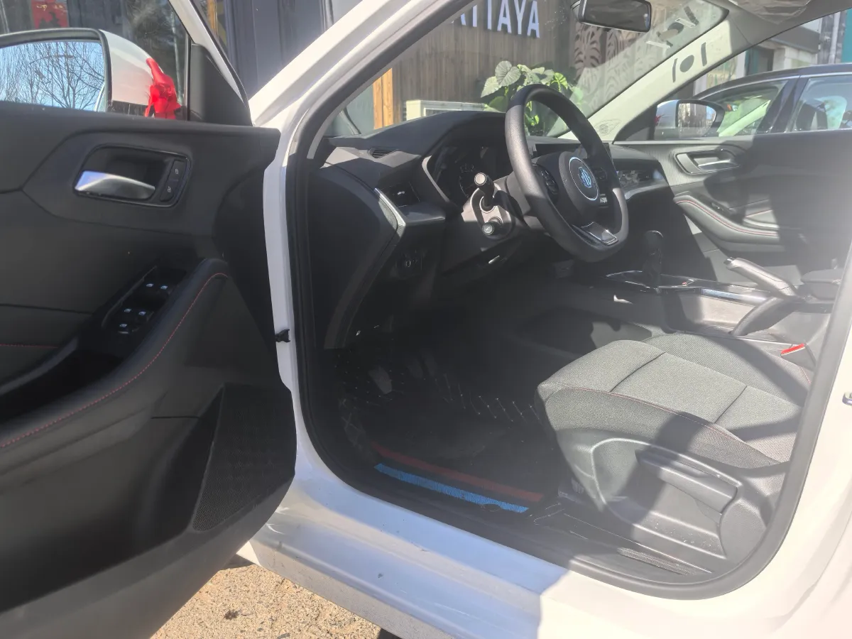 2023 MG 5 1.5L 129HP L4 5MT,autocango,china used car exporter,china ev exporter,chinese used car exporter,chinese used ev exporter