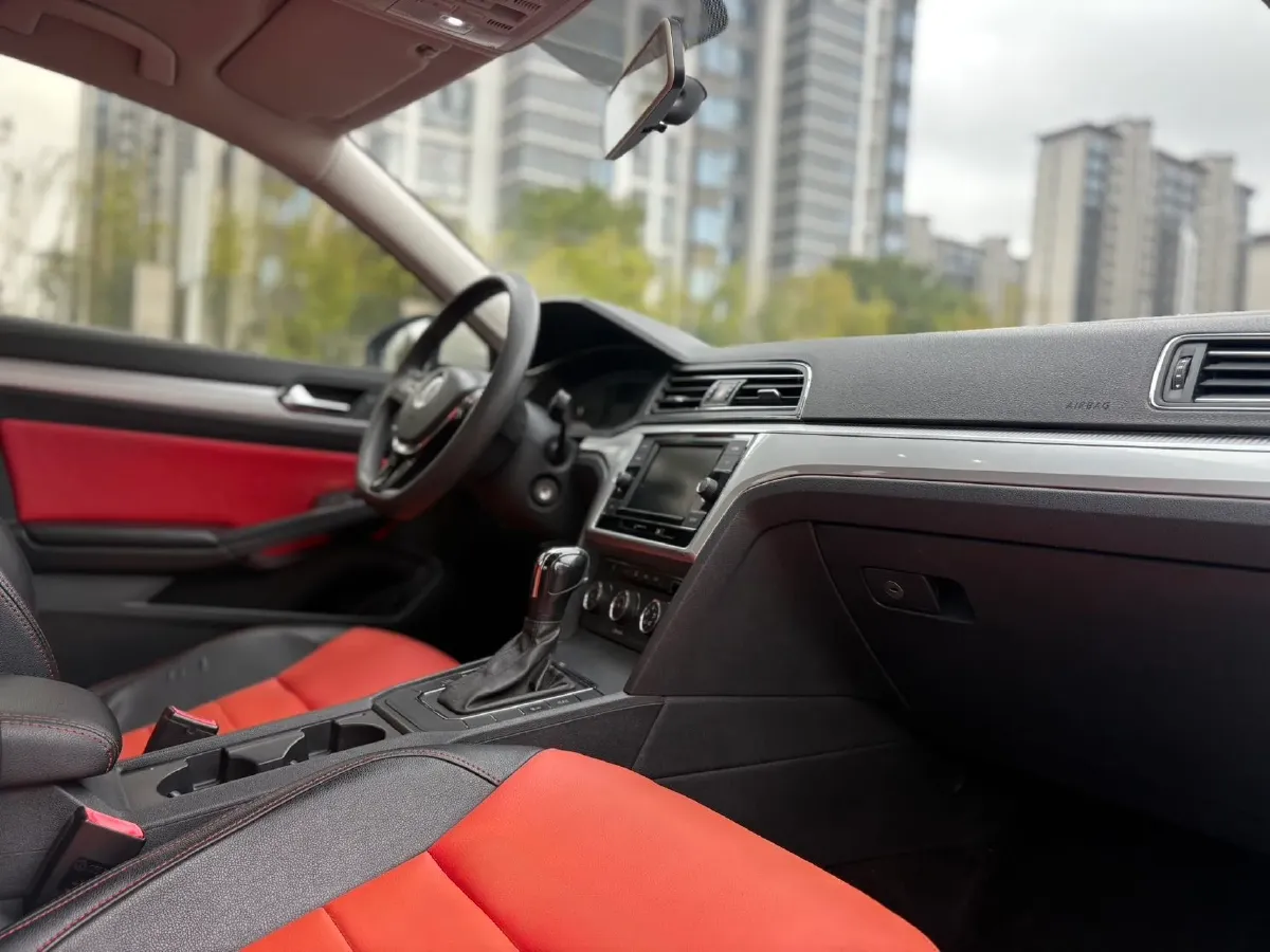 2019 Volkswagen T-Cross 1.4T 150HP L4 7DCT,autocango,china used car exporter,china ev exporter,chinese used car exporter,chinese used ev exporter