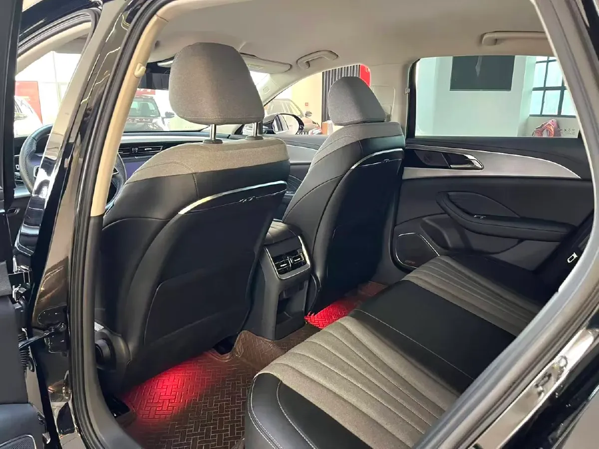 2024 HongQi H5 1.5T 169HP L4 7DCT,autocango,china used car exporter,china ev exporter,chinese used car exporter,chinese used ev exporter