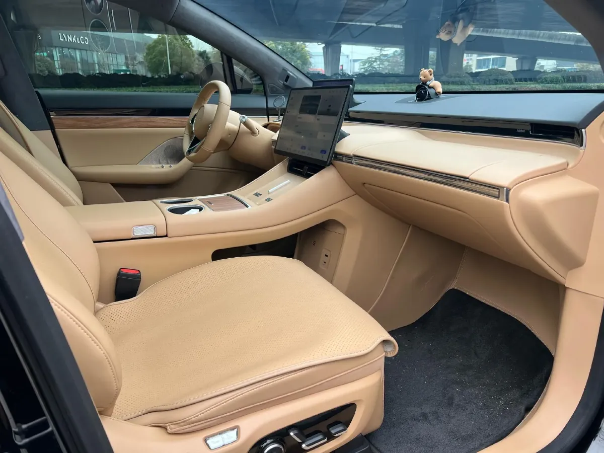 2025 Luxeed R7 REEV 156HP REEV 37KWH,autocango,china used car exporter,china ev exporter,chinese used car exporter,chinese used ev exporter