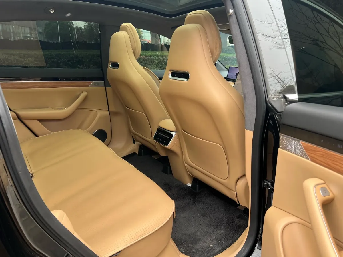 2025 Luxeed R7 REEV 156HP REEV 37KWH,autocango,china used car exporter,china ev exporter,chinese used car exporter,chinese used ev exporter