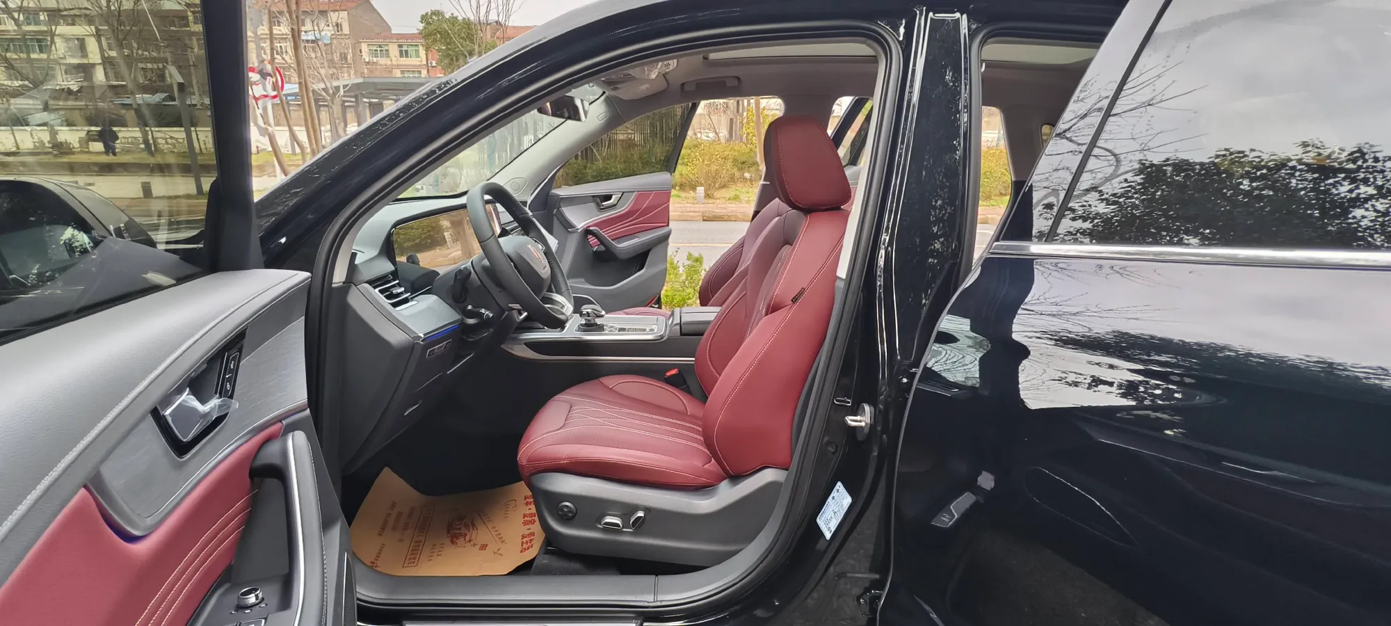 2025 HongQi HS5 2.0T 252HP L4 8AT,autocango,china used car exporter,china ev exporter,chinese used car exporter,chinese used ev exporter