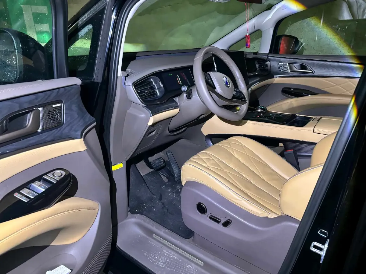 2022 HongQi HS7 3.0T 337HP V6 8AT,autocango,china used car exporter,china ev exporter,chinese used car exporter,chinese used ev exporter