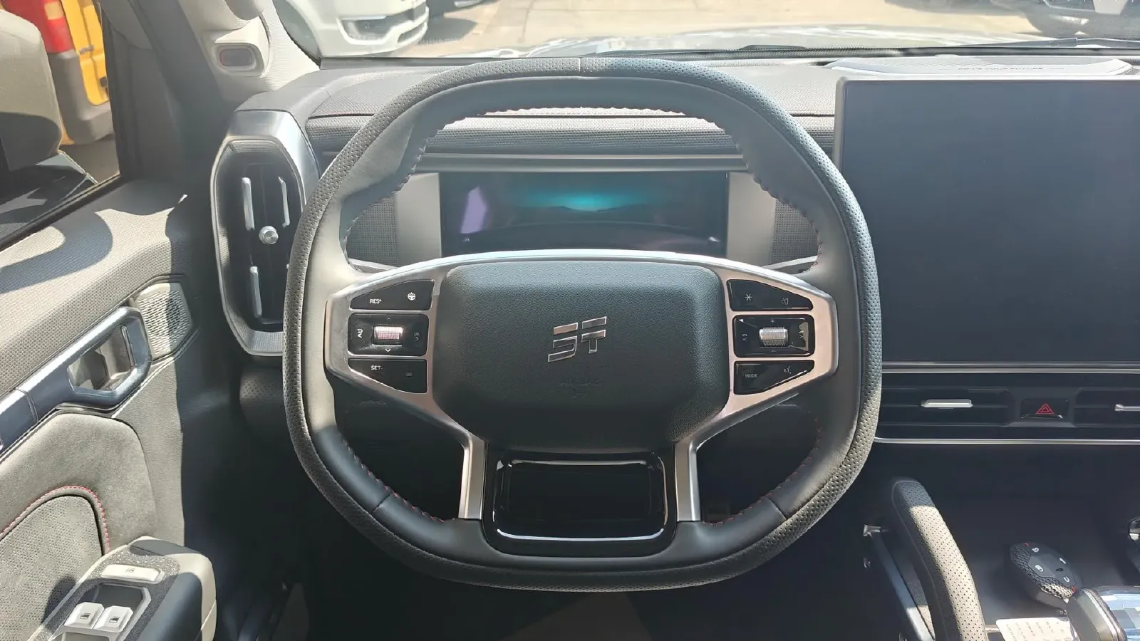 2023 Jetour Traveller 2.0T 254HP L4 8AT,autocango,china used car exporter,china ev exporter,chinese used car exporter,chinese used ev exporter