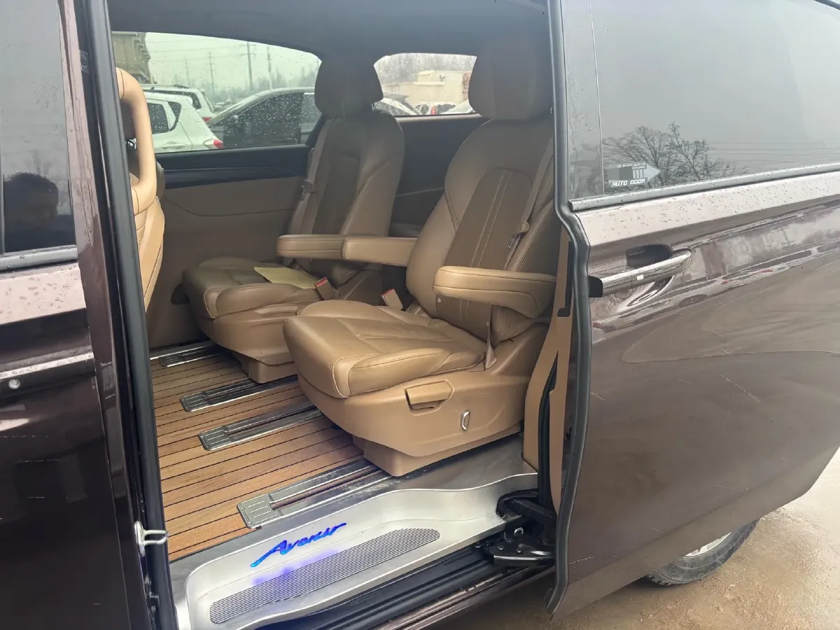 2021 Buick GL8 2.0T 237HP L4 9AT,autocango,china used car exporter,china ev exporter,chinese used car exporter,chinese used ev exporter